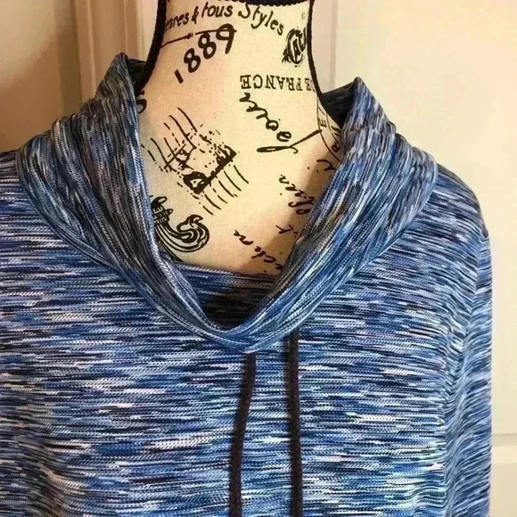 T by Talbots Women’s Medium Blue Marbled Active Wear Blouse Drawstring Neck - Picture 2 of 6